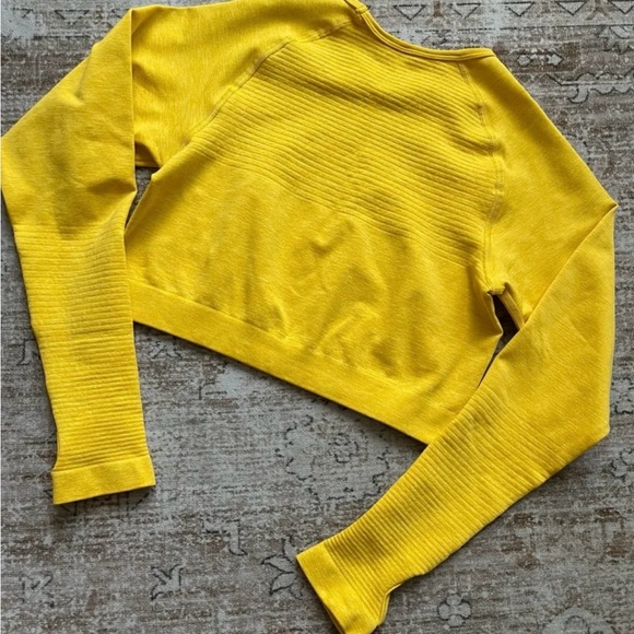 Alphalete Revival Long Sleeve Crop Top - Picture 3 of 3